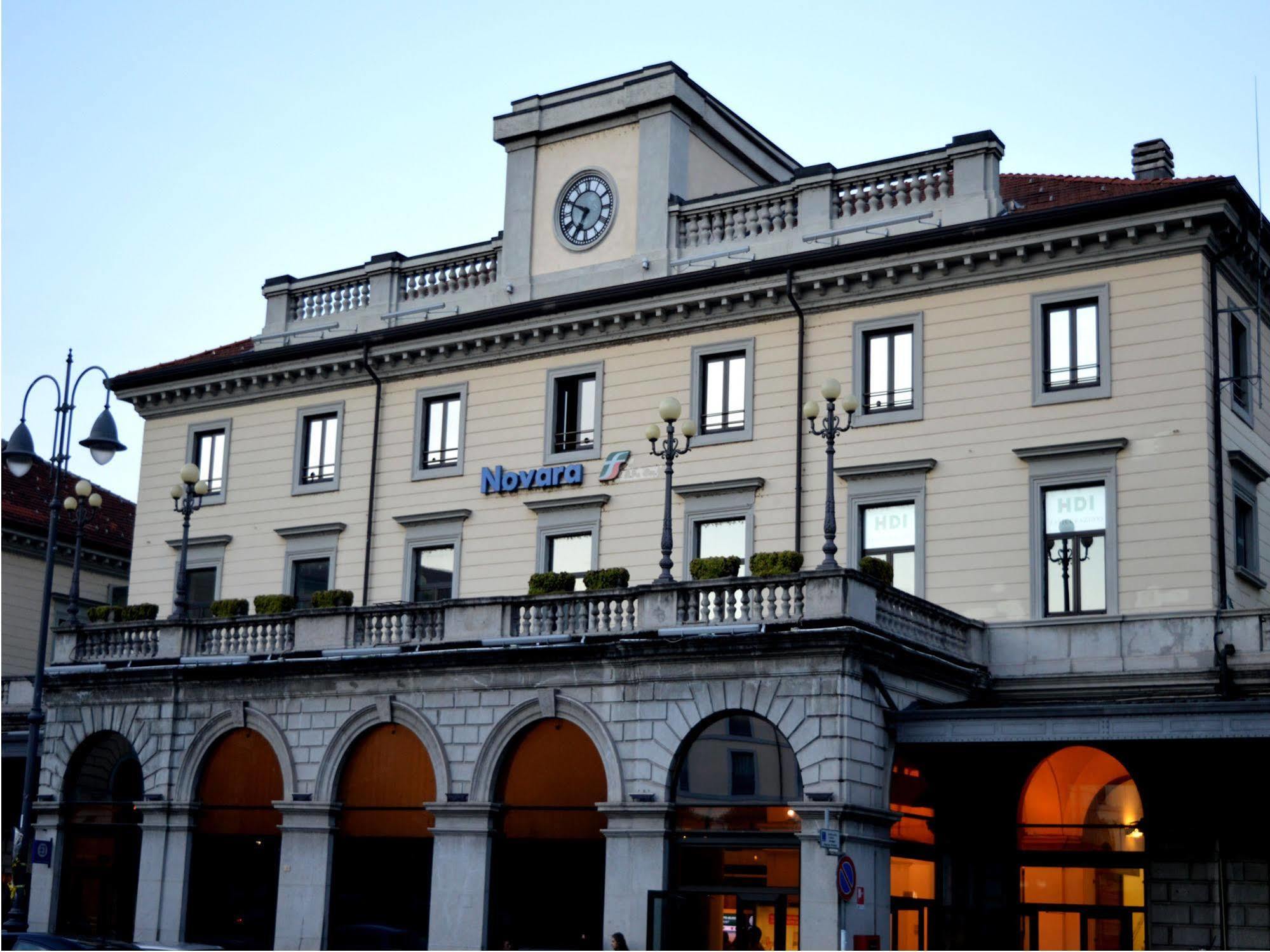 Hotel Stazione Νοβάρα Εξωτερικό φωτογραφία